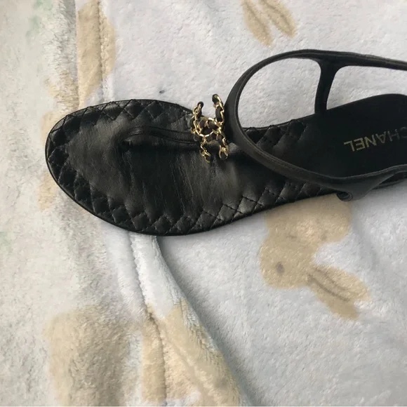 Chanel thong sandals 🖤 - Picture 7 of 11